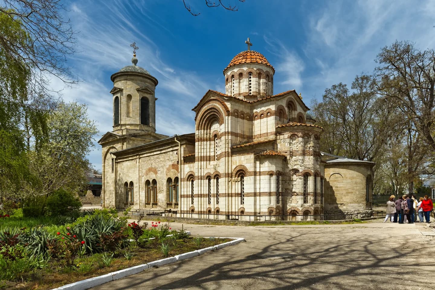 Купол и каменная кладка собора Иоанна Предтечи в Керчи